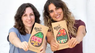 Ana Sádaba y Claudia Ráfales, con los nuevos diseños.