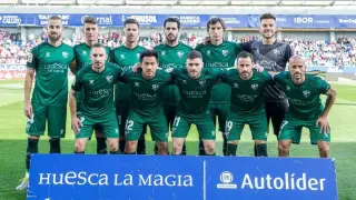 Equipo titular de la SD Huesca en el partido contra el Almería de El Alcoraz.