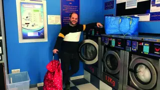 Andrés Agustín en la lavandería