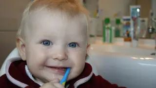 Cepillo dientes bebé.
