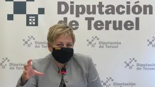 La diputada provincial Berta Zapater, durante la rueda de prensa sobre la banda ancha.