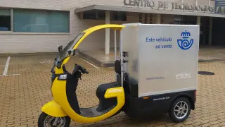 Nuevo vehículo que utilizará Correos para sus repartos de productos frescos.