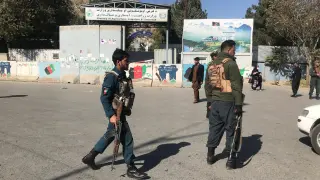 Fuerzas de seguridad afganas, cerca de donde se ha producido el ataque.