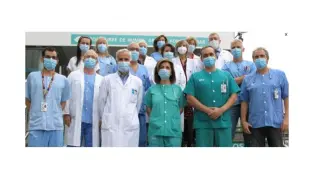 Un grupo de profesionales del programa del TRDV, en representación de distintos servicios quirúrgicos, médicos y de servicios centrales y de las decenas de compañeros que se ven implicados cada vez que se realiza un trasplante.