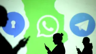 Los logos de Signal, WhatsApp y Telegram