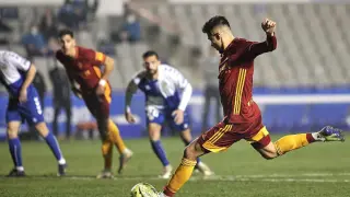 Narváez lanza el penalti el pasado viernes en Sabadell, que falló con 1-1 en el marcador.