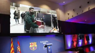 Leo Messi vota en las elecciones del Barcelona.