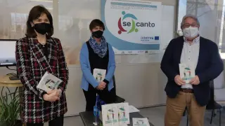 Pérez, Brosed y López, durante la presentación del manual en el centro de Valentia.