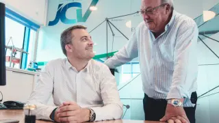 Julián Calvo, fundador de JCV, y Óscar Calvo, actual gerente de la empresa.
