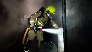 Incendio en un concesionario de Zaragoza.