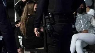 Dispositivo policial durante la primera noche sin estado de alarma en Zaragoza.