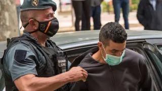 El hombre de 35 años detenido el lunes por el presunto asesinato de su mujer, de 28, y el hijo de ambos, de 7 años, en Sa Pobla (Mallorca)