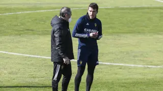 Zapater, con Juan Ignacio Martínez, en un entrenamiento.
