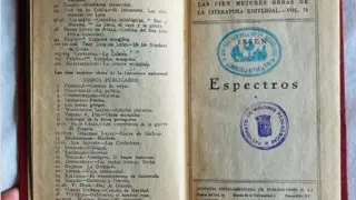 El libro con el sello de las 'Misiones pedagógicas' que Vallejo muestra en Instagram y que era de su bisabuelo.