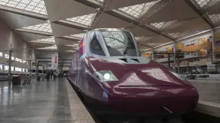 Viaje de prueba con pasajeros del tren Avlo de Renfe entre Madrid, Zaragoza y Barcelona. Estación Delicias. gsc.