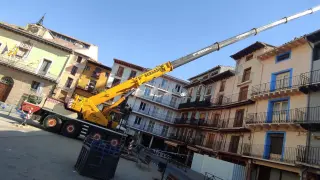 Desescombro del edificio de la plaza de España de Calatayud