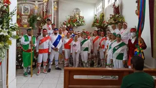 El grupo de Danzantes de Michoacán emulan en sus bailes y su indumentaria a la agrupación de Huesca.