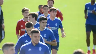 Entrenamiento del Real Zaragoza para preparar el partido contra el Oviedo