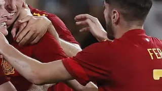 Los jugadores de España celebrando uno de los goles
