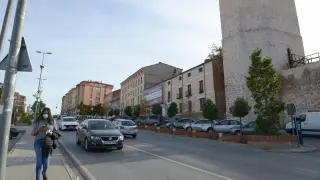 El Ayuntamiento quiere recuperar nuevos tramos de muralla ocultos por edificios en la Ronda Dámaso Torán de Teruel.