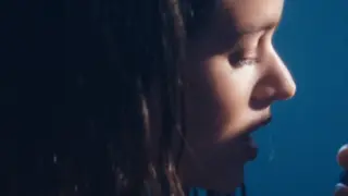 Escena del nuevo sencillo de Rosalía 'Fama' junto a The Weeknd.