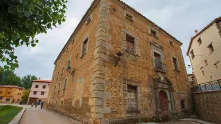 Palacio de Villarroya de los Pinares.