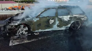 Arde un coche a la altura de La Muela.