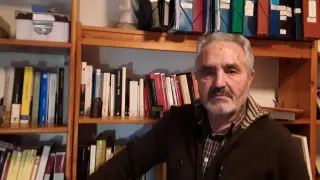 Clemente Alonso Crespo es narrador y estudioso de la obra de Miguel Labordeta, al que ha editado en El Bardo y Olifante.
