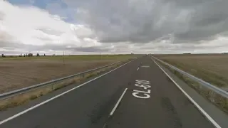 CL-610 entre Peñaranda y Paradinas de San Juan, Salamanca, donde apareció el coche accidentado.