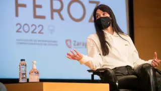La actriz y creadora de la serie 'Cardo', Ana Rujas, durante el coloquio de presentación este lunes en Zaragoza de los primeros capítulos de la serie