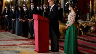 Los reyes Felipe y Letizia, en la recepción real al cuerpo diplomático. La Reina, con el vestido de Valentino que perteneció a doña Sofía.
