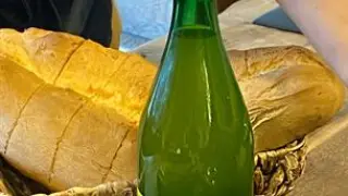 En Begiris regalan una botella de sidra al pedir un chuletón.