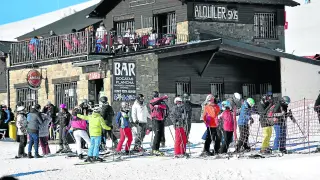 Esquiadores este fin de semana en Candanchú.