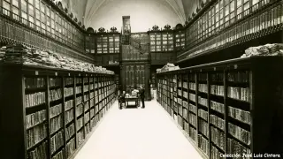 Antigua biblioteca, en la plaza de la Magdalena.
