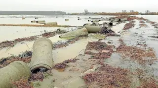 En localidades como Quinto y Villafranca la fuerza del agua ha dejado inservibles las tuberías
