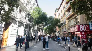 El turismo se recupera en el entorno de la plaza del Pilar de Zaragoza.