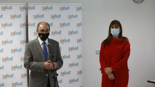 Javier Lambán y Sira Repollés visitan el centro de salud de La Almozara en Zaragoza