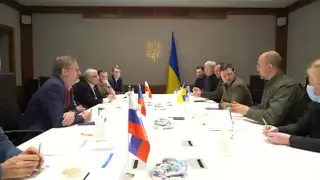 Fotograma de un vídeo compartido en Telegram del encuentro de Zelenski con los líderes de Polinia, Eslovenia y República Checa