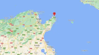 Los cuerpos de las víctimas fueron encontrados a lo largo de la costa de Cap Bon, a apenas un centenar de kilómetros de la isla italiana de Lampedusa.
