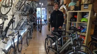 José Manuel Tomé, de la tienda de bicicletas zaragozana La Pomada