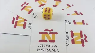 Las cartas y el dado del juego de mesa, desarrollado por Luis Alfonso de Borbón.