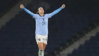 Soccer Football - FIFA Women's World Cup - UEFA Qualifiers - Group B - Scotland v Spain - Hampden Park, Glasgow, Scotland, Britain - April 12, 2022 Spain's Alexia Putellas celebrates qualifying for the World Cup after the match REUTERS/Russell Cheyne SOCCER-WORLDCUP-SCO-ESP/REPORT