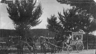 La diligencia entre Jaca y Olorón Santa María funcionó hasta poco antes de abrirse el tren que unía España y Francia por Canfranc en 1928.