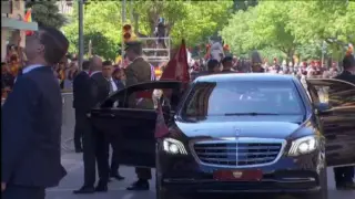 Los Reyes presiden el desfile de las Fuerzas Armadas en Huesca