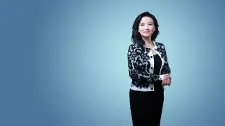 La presentadora, Cheng Lei.