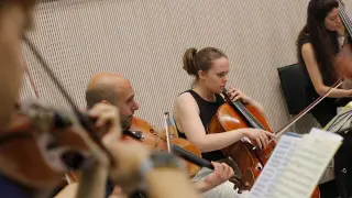 Avri Levitan (viola), Clara Lindenbaum (violonchelo) y Jimena Rodríguez (contrabajo), el domingo en Etopia.