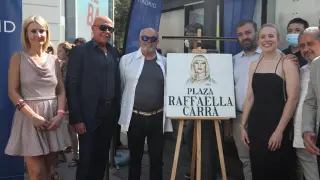 Inauguración de la placa dedicada a la artista italiana Raffaella Carrà.
