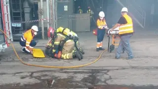 El simulacro escenificaba el incendio en una caldera con una persona inconsciente