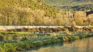 La Comunidad cuenta con unos recursos hídricos notables, más allá de los ríos, entre los que se incluyen cuatro decenas de embalses de gran capacidad.