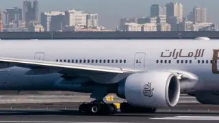 Emirates avion aeropuerto